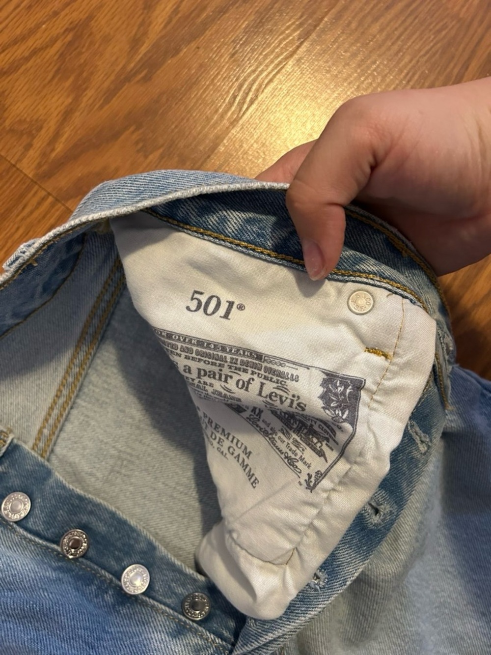 Levi's Light Wash 501’s Jeans - Picture 3 of 6